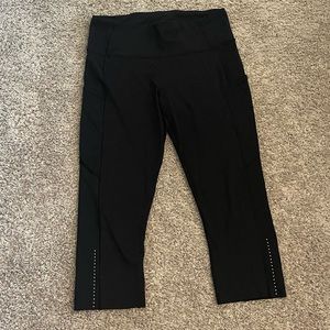 Lululemon crop leggings with pockets